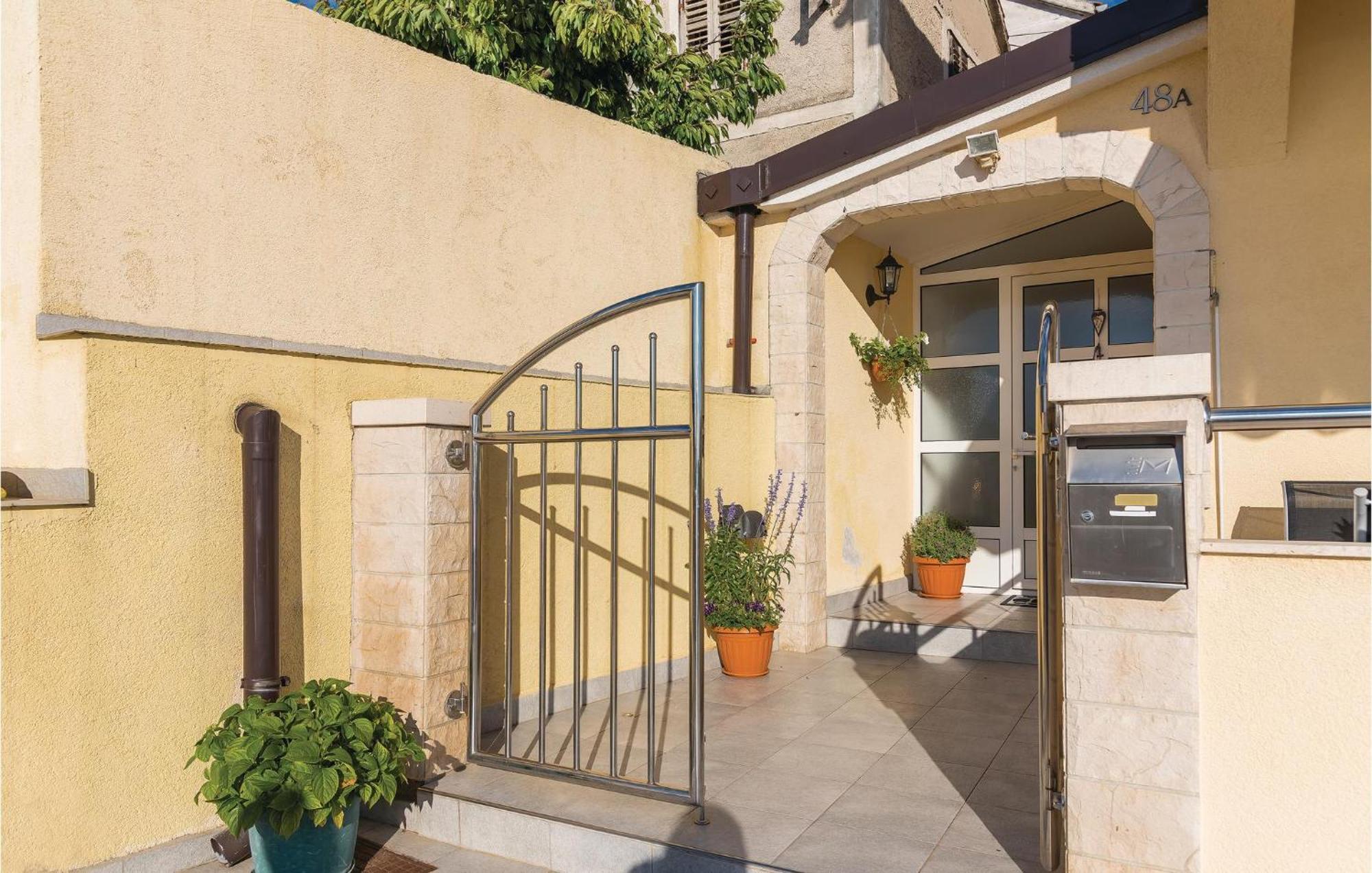 Nice Home In Sibenik With Kitchen エクステリア 写真